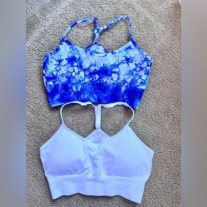 2 Pro-Fit seamless sport bras blue white size medium